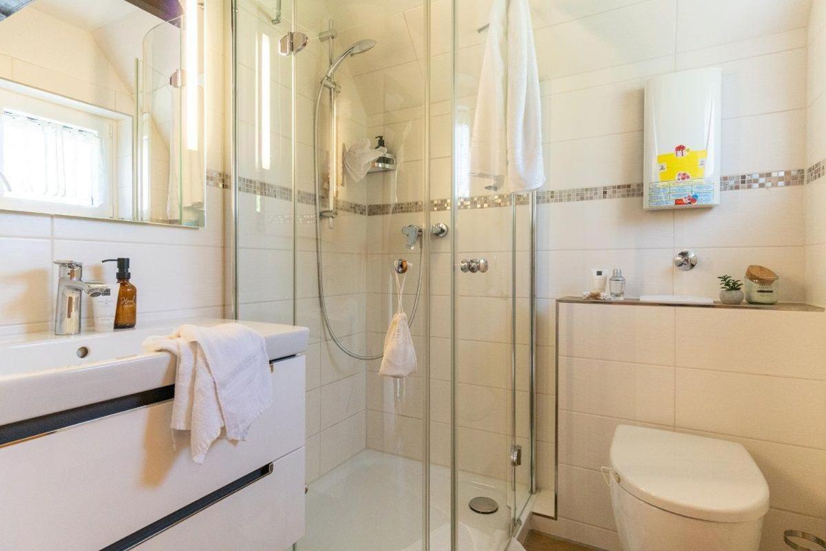 הוילה Großenbrode Am-Hohen-Ufer-Reetdach-Haus-Ocean-Breeze-136 מראה חיצוני תמונה